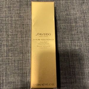 Shiseido Future Solution Cleansing Foam